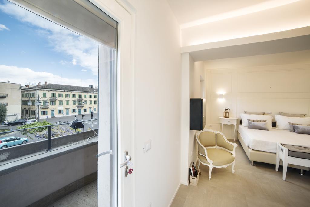 Riviera Carducci Rooms Peschiera del Garda Eksteriør bilde